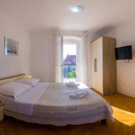 Apartment Ruby With Sea View No1 Komiza